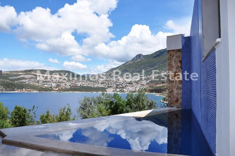 Exclusive Luxury Sea View Villa Near the Beach in Kalkan – bathroom (image 5)
