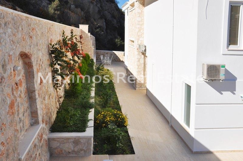 Exclusive Luxury Sea View Villa Near the Beach in Kalkan – pool area (image 27)