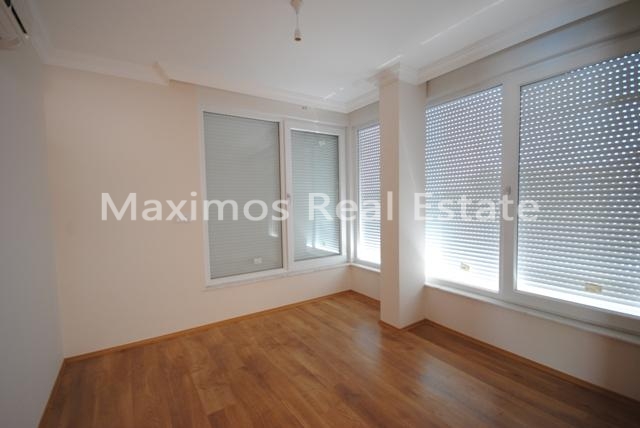 Villa for Sale in Kemer – pool area (image 9)