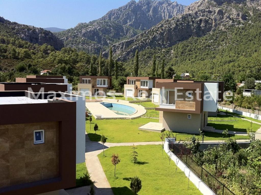 Villa for Sale in Kemer – dining area (image 6)