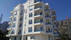 Residential Apartment with Mountain Views Near Konyaalti Beach – exterior view (image 1)