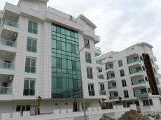 Mixed-range Residential Apartments in Antalya Near Marina – living room (image 2)