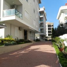 Newly Built Residential Apartment in Antalya Konyaalti – terrace (image 7)