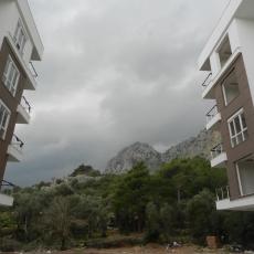 Mountain View Apartments for Sale in Konyaalti Antalya – garden view (image 8)
