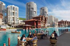 High-end Luxury Real Estate in Istanbul – pool area (image 9)