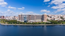 Modern Residential Development Surrounded by Natural Landscapes – entrance (image 15)