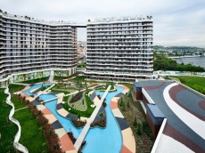 Modern Residential Development Surrounded by Natural Landscapes – guest room (image 17)