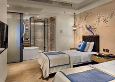 Income-generating Hotel Apartments Offering Guaranteed Rental Returns – pool area (image 9)