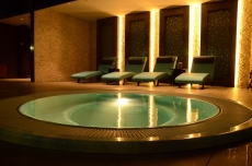 Move-in Ready Apartments Offering Fast Occupancy Across Istanbul – pool area (image 9)
