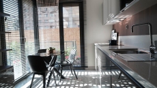 Spacious Coastal City Apartments with Sea Views in Kadikoy – master bedroom (image 16)