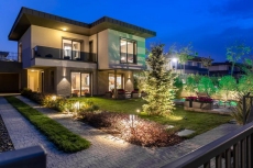 Villa for Sale in Istanbul – balcony (image 10)
