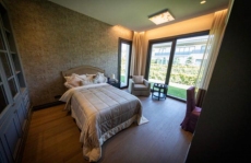 Villa for Sale in Istanbul – pool area (image 9)