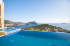 villa with high-end finishes in Kalkan
