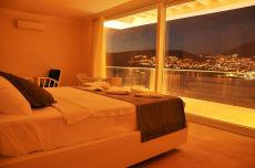 Exclusive Luxury Sea View Villa Near the Beach in Kalkan – master bedroom (image 16)