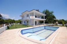 Private Villa for Sale in Kemer – bedroom (image 4)