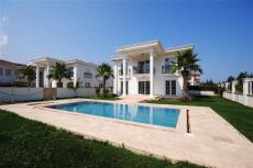 Villa for Sale – bedroom (image 4)