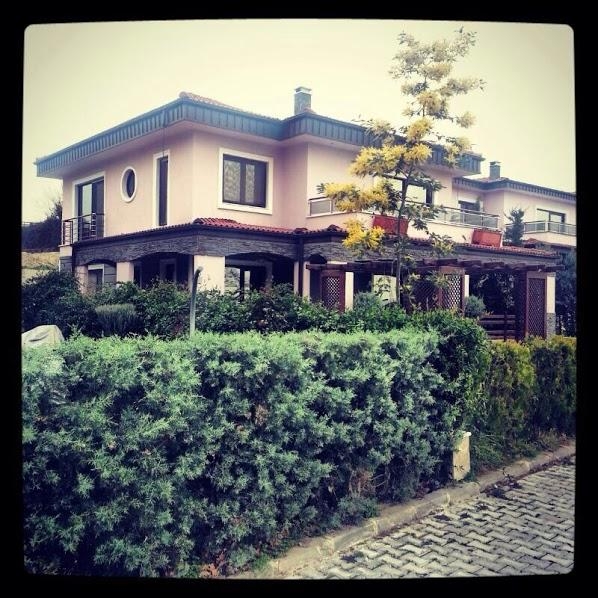 Luxury Villa for Sale in Yalova Turkey – dining area (image 6)